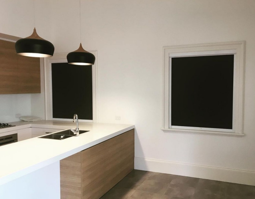 closed retractable blinds in kitchen