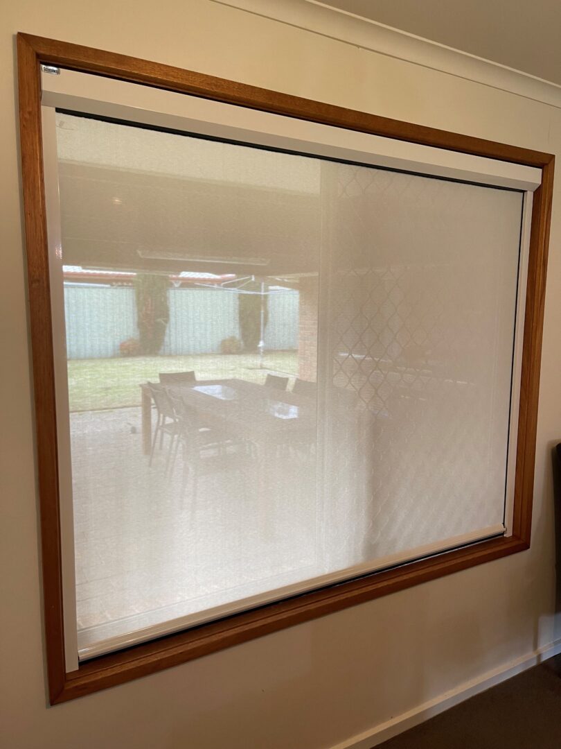Closed retractable Sheer ScreenAway Blinds