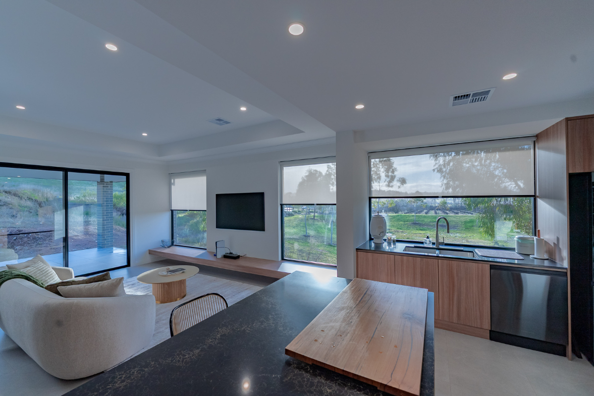 Sheer Indiana blinds in Lounge
